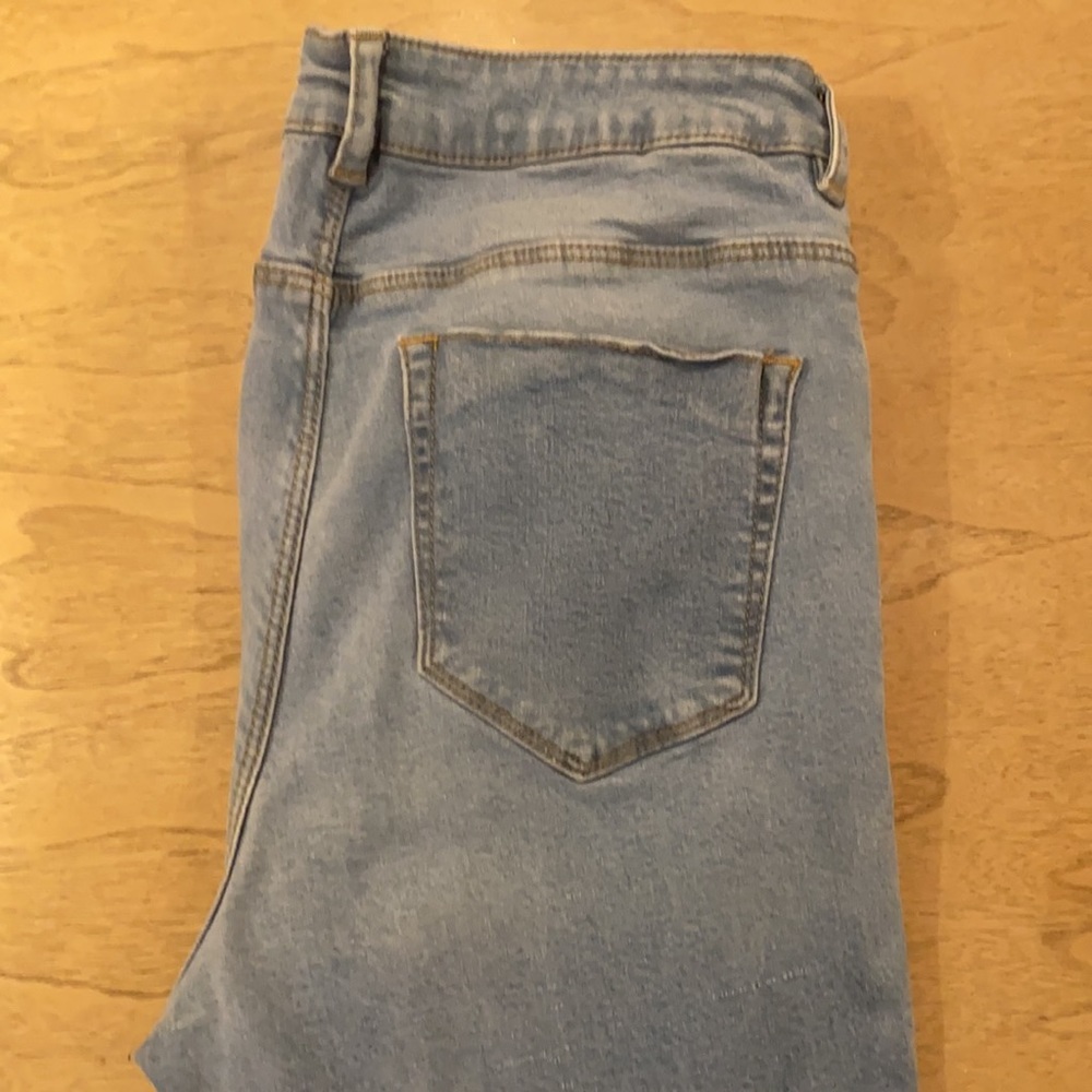 Floral Embroidered Stretchy Skinny Jean - Picture 5 of 6